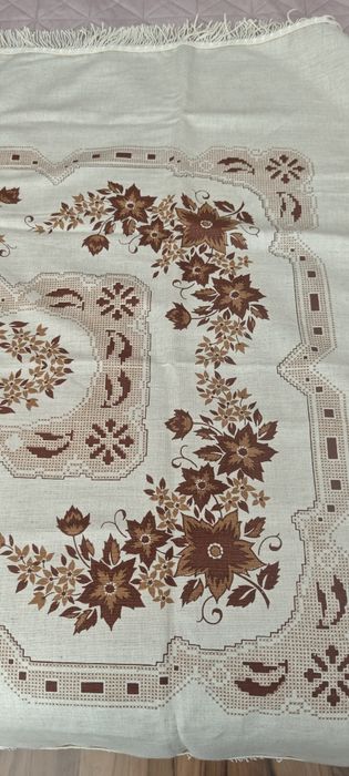 Покривки за маса, различни видове.