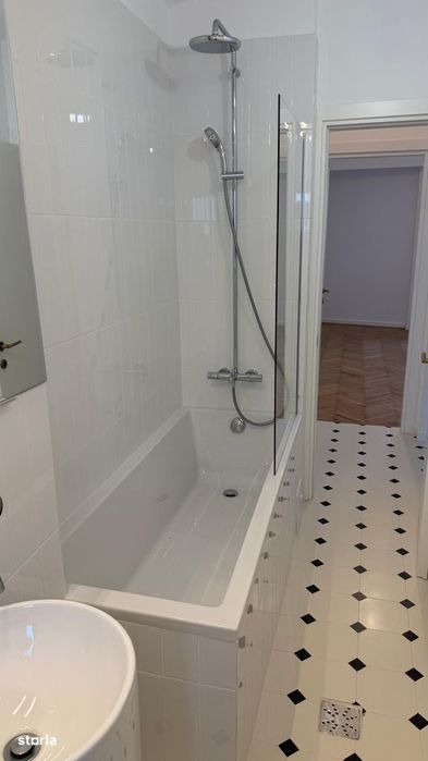 Proprietar vând apartament 2 camere (posibil 3) zona Piața Amzei