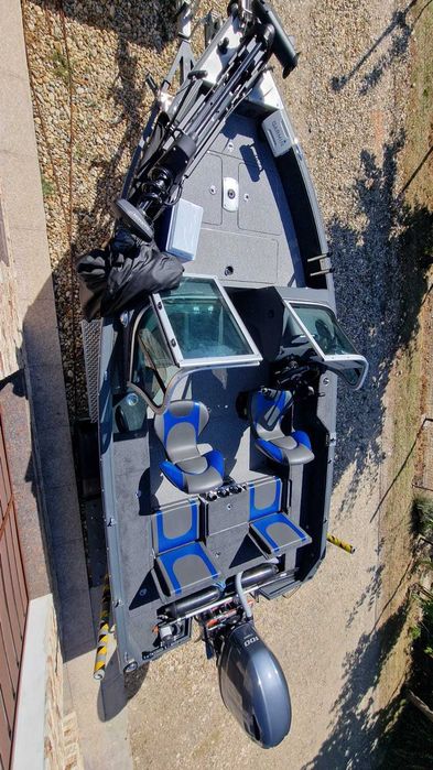 Barca Aluminiu Finval 475 Evo DC cu motor Yamaha 100CP si peridoc