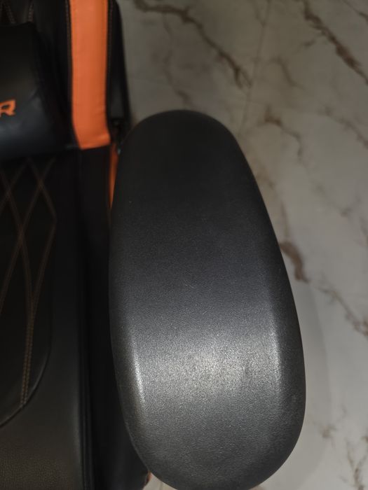 Продам игровое кресло Cougar