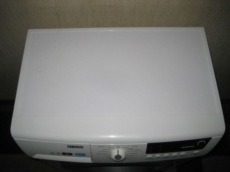 Кир мошина ZANUSSI 5кг автомат зур ишлиди айби йук деярли янги холатда