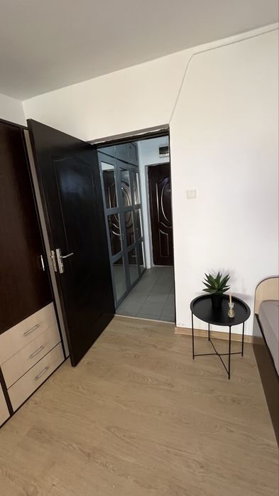 Inchiriez garsoniera in  Micro 3