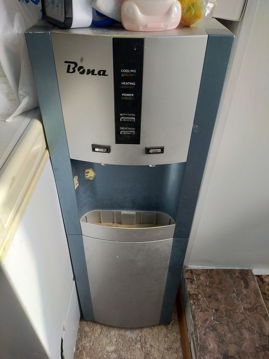 Диспенсер ( кулер) для воды