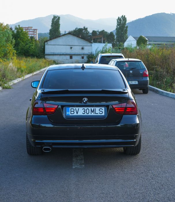 BMW E90 318D 2009 FL