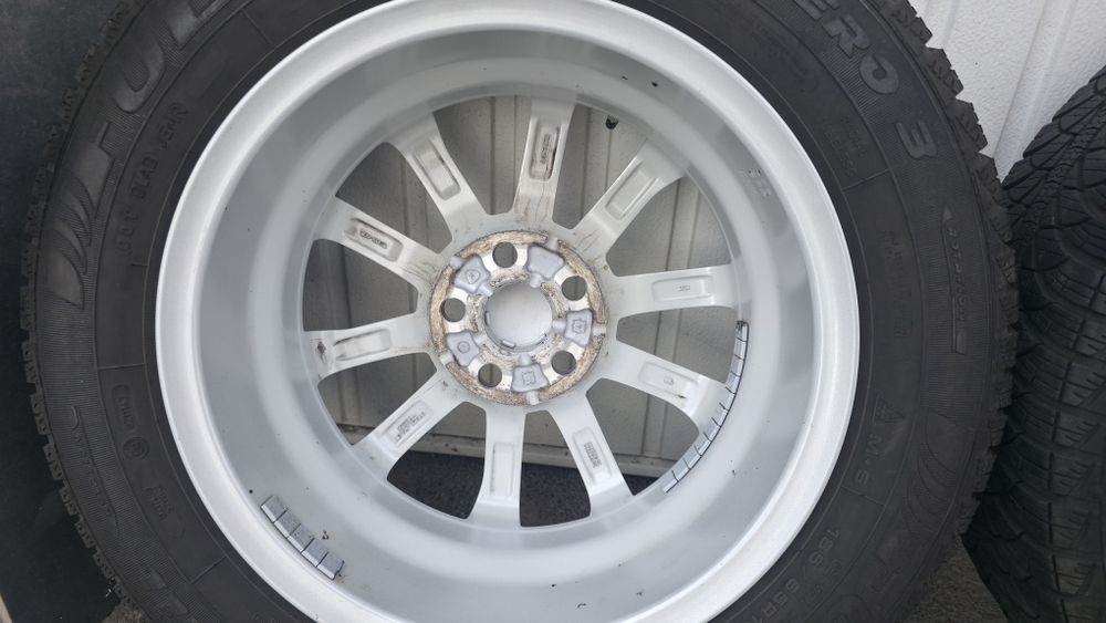 Оригинални алуминиеви джанти 15 инча 5х100  от Toyota Yaris 4, Yaris Cross със зимни гуми и датчици