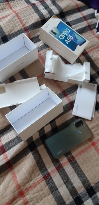 Продам телефон Самсунг