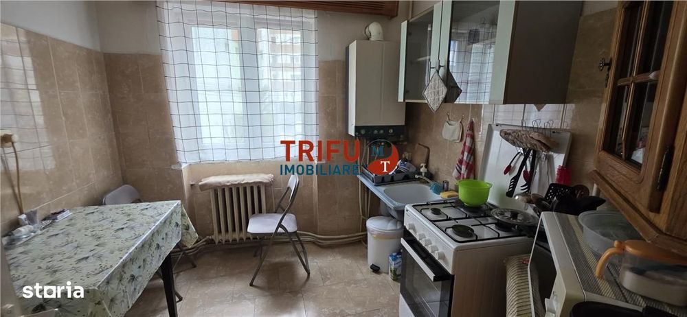 Apartament  de vanzare 3 camere etaj 1