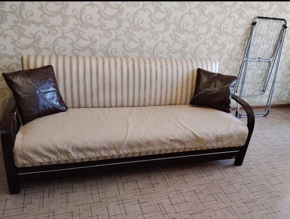 Продам диван в отличном состоянии.