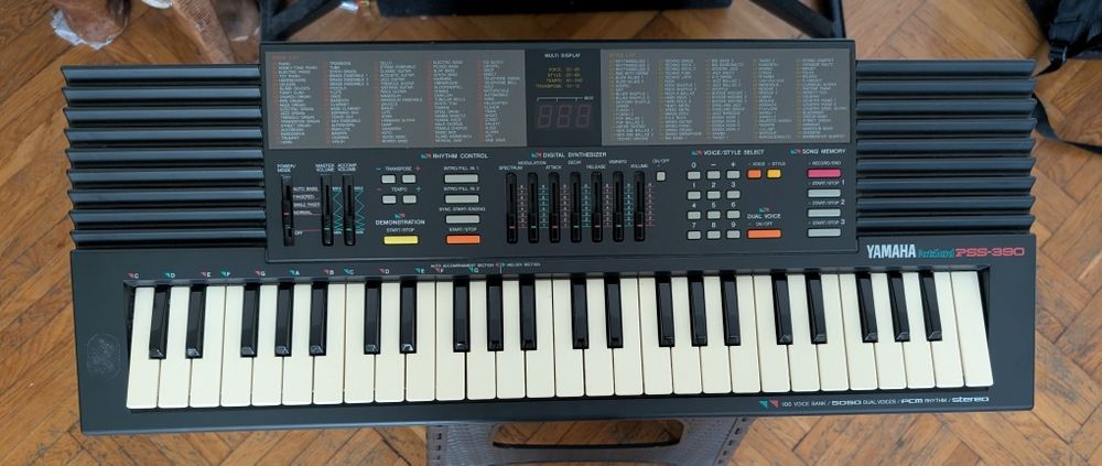 Vand pian digital sintetizator  Yamaha PSS 390