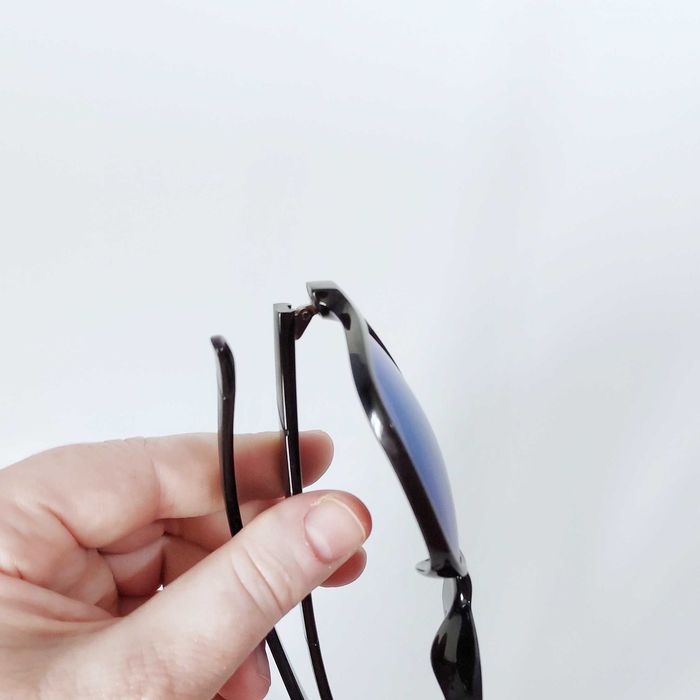 Продам солнцезащитные очки крутые