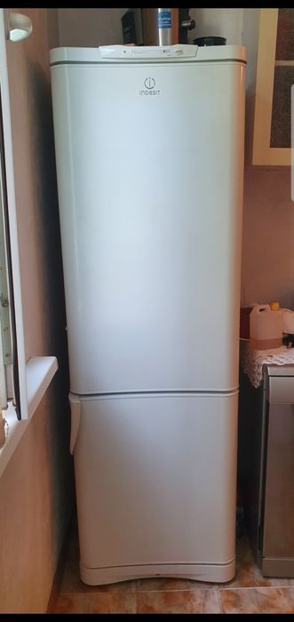 Продам холодильник