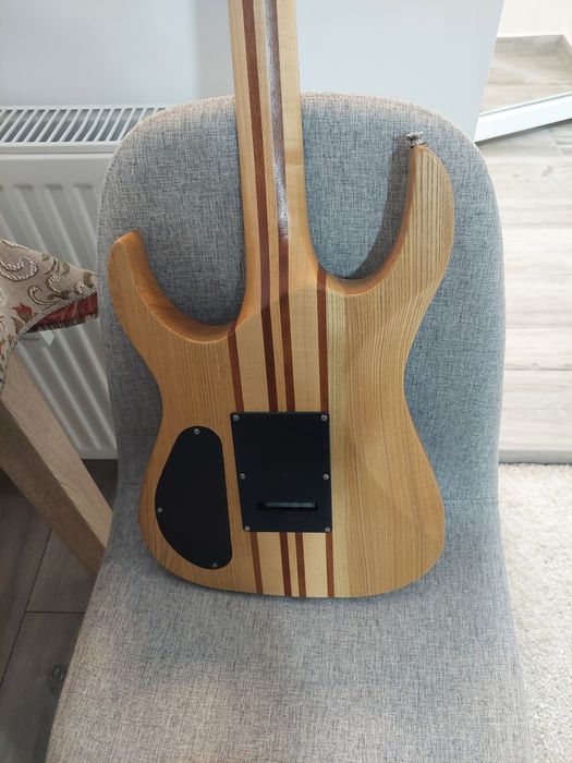 De vânzare Chitara Dimavery