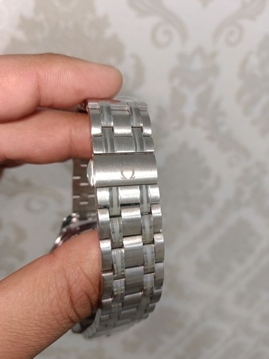 Срочно продам новый мужской часы omega AAA