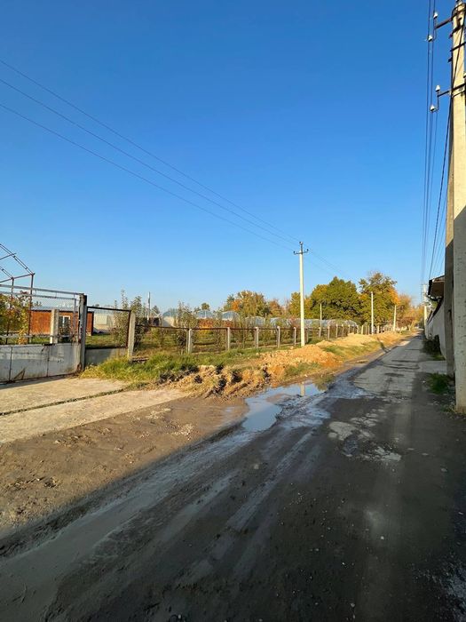 Teplitsa sotiladi hamma sharoit bor