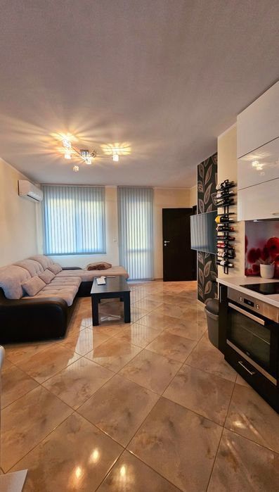 Дава се под наем Двустаен апартамент в Пловдив, Център - 70 кв.м за 535.5 € - Снимка #11