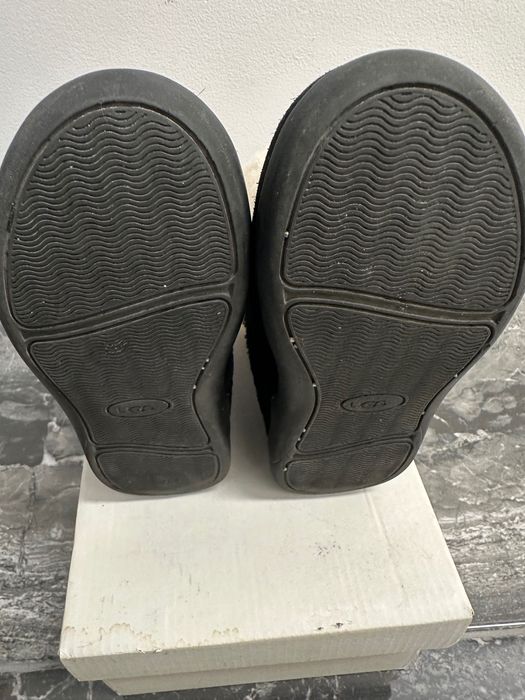 UGG детски боти, 26 номер, като нови.