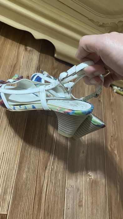 Летние босоножки