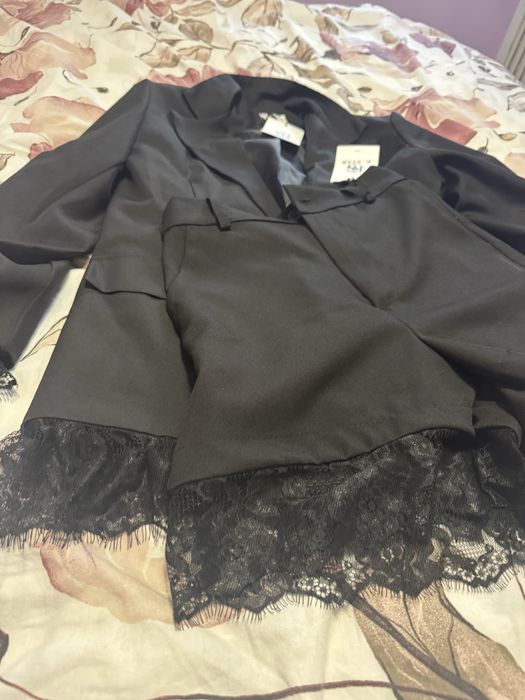 Комплект с дантела