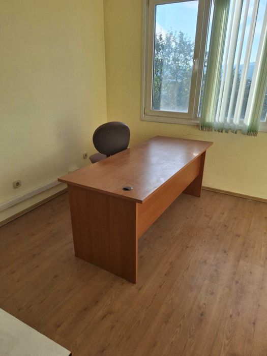 използвани офис бюра