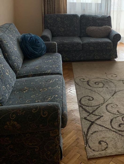 Vând 2 canapele fixe