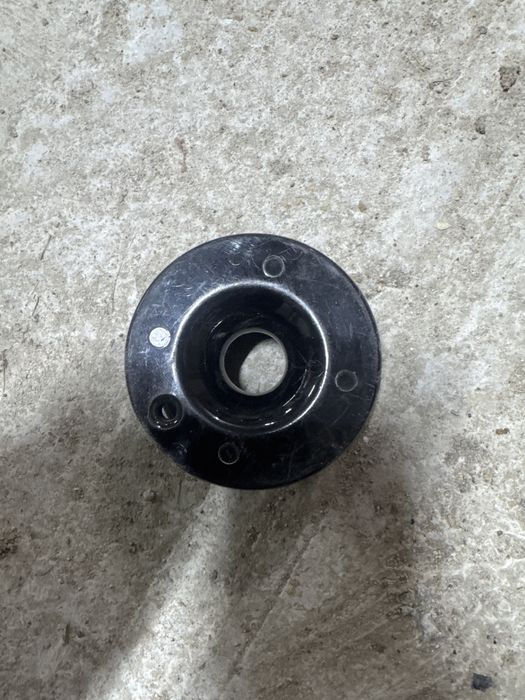 Ролик для тросодержателя