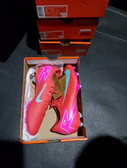 Футболни обувки  Nike Mercurial  Air Zoom Vapor 16 .чисто нови Номера