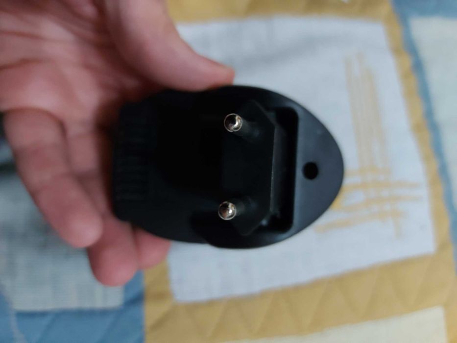 Универсално зарядно устройство LS Star