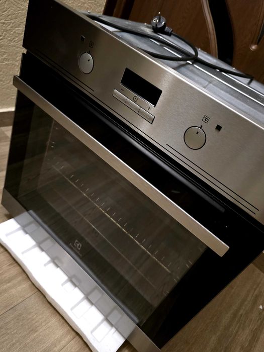Cuptor electric incorporabil Electrolux, Model: EOB3450AOX