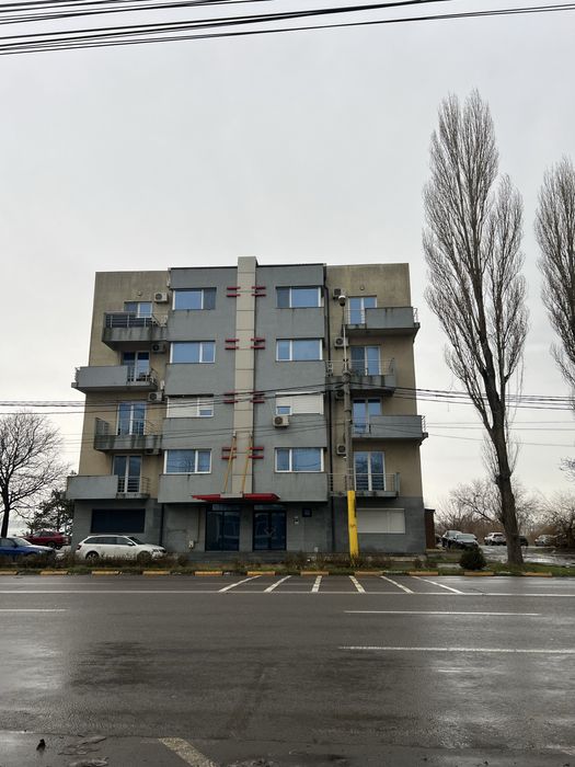 Direct proprietar vand apartament 3 cam complet utilat si mobilat