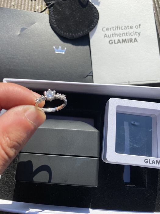 Inel aur alb 14K 3.6 gram 5 cristale Swarovski marimea 8