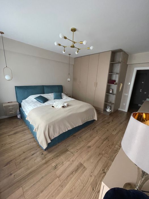 Vand apartament 3 camere - zona Turnisor