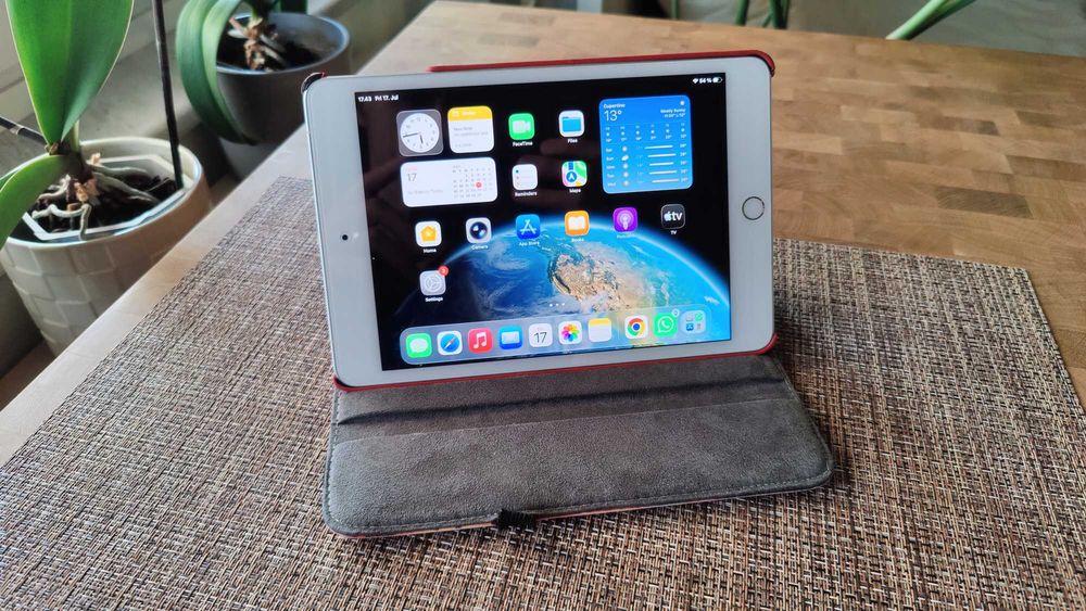 iPad Mini 5 - 256GB - Cellular - White/Silver - отлично състояние