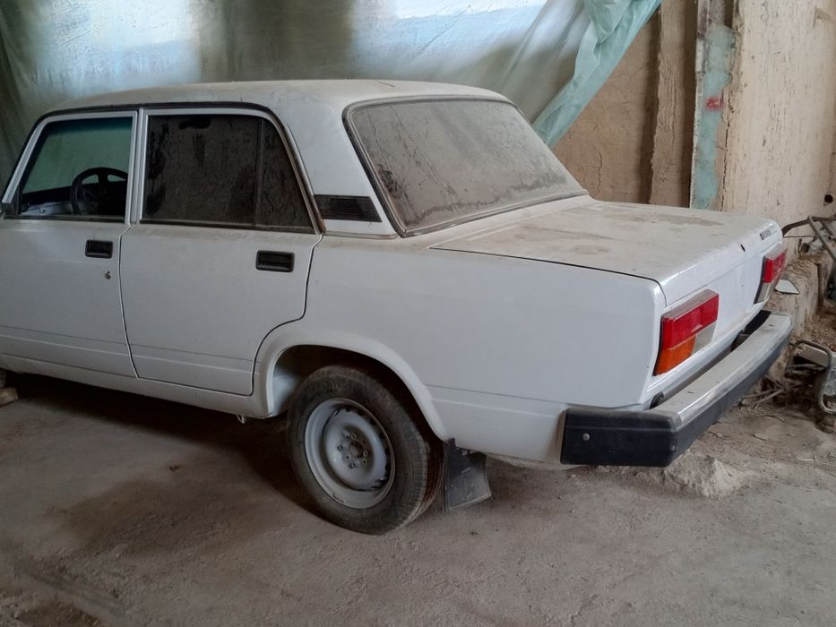 Vaz 2107 sotiladi