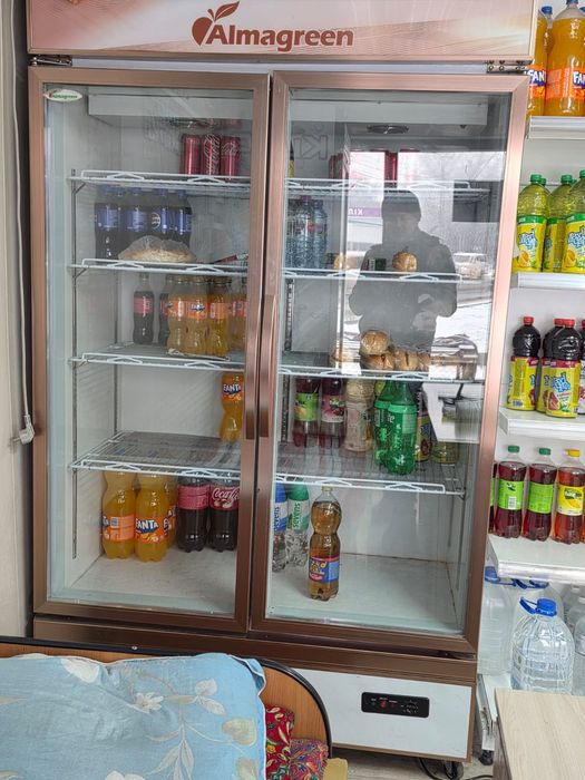 Продам холодильник для магазина