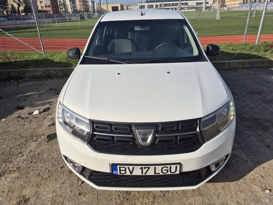 Vând Dacia Logan