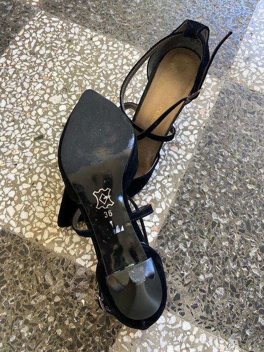 Елегантни дамски обувки