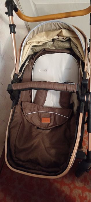 Продам коляску. Можно сидя, полулежа, лежа.