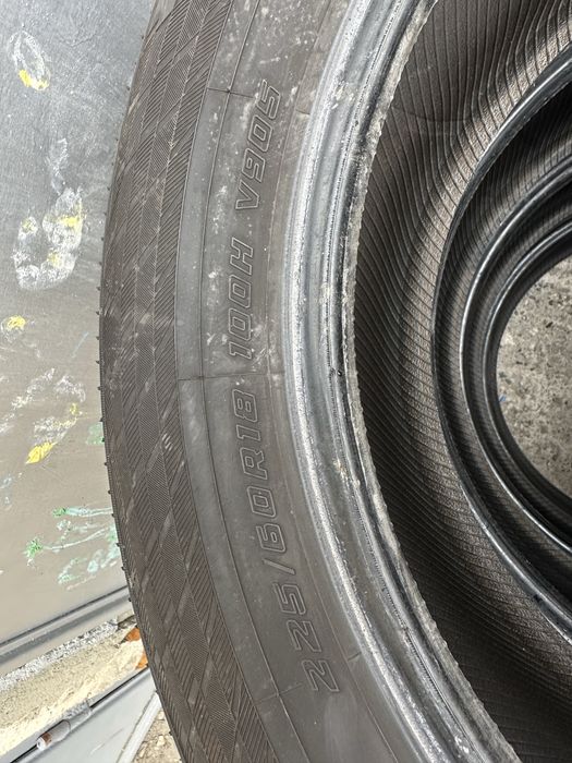 4 anvelope iarna 225/60R18 yokohama dot 2222 6 mm