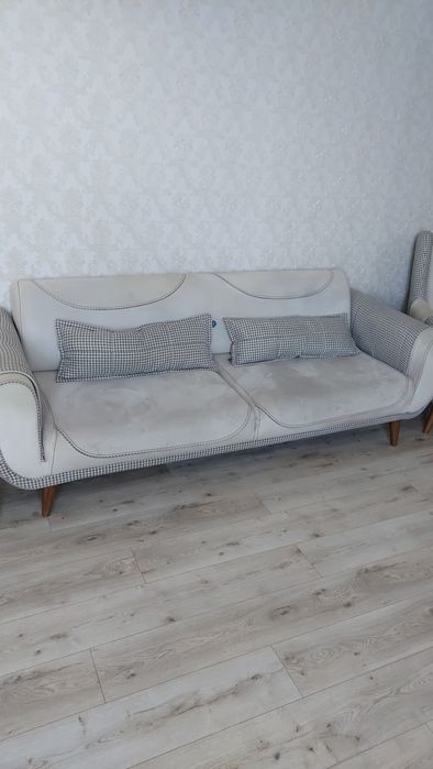 Диван и два кресла