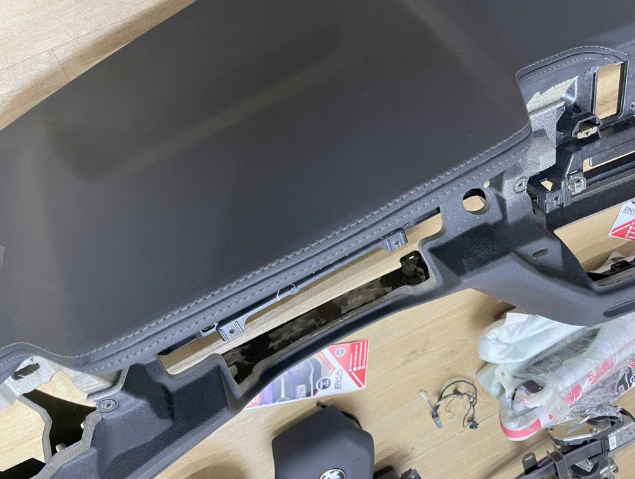 BMW G20 - plansa de bord cusatura - kit airbag volan pasager genunchi
