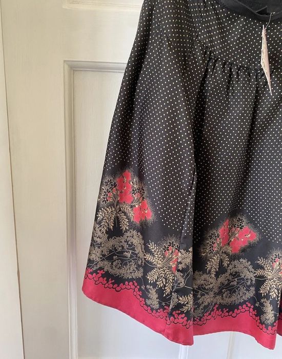 Пола Ted Baker, точки, цветя. разкроена