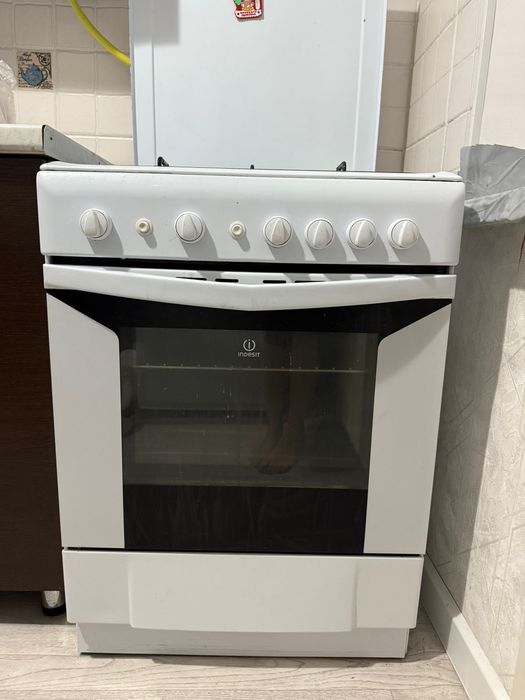 Газплита " indesit"