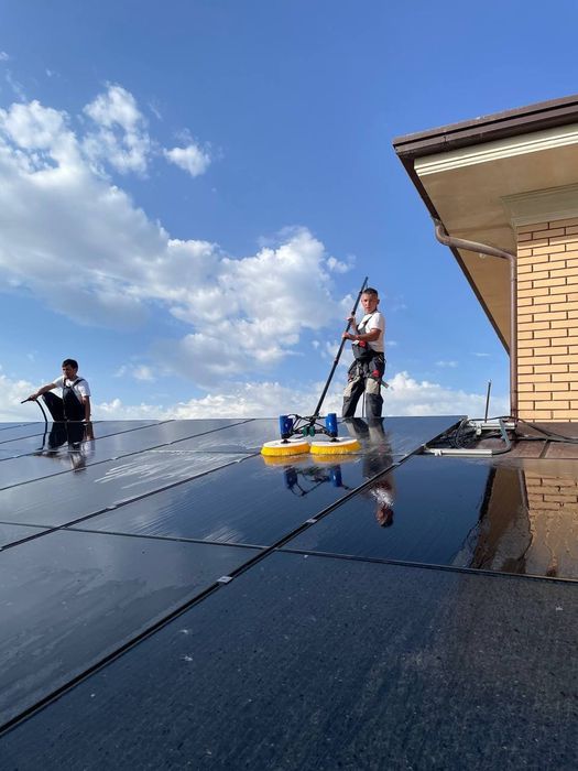 Оборудования для мойки солнечных панелей.