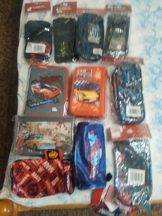 Несесери нови на добри цени с по 1,2, и 3 ципа.Много  здрави