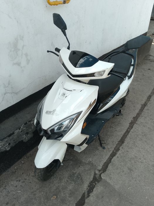 Продам скутер м 8
