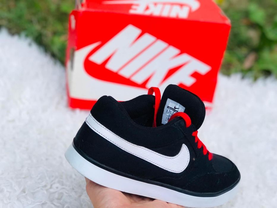 Ghete baiat NIKE-marimea 36,inter23cm,ca Jordan piele,Salomon,Geox