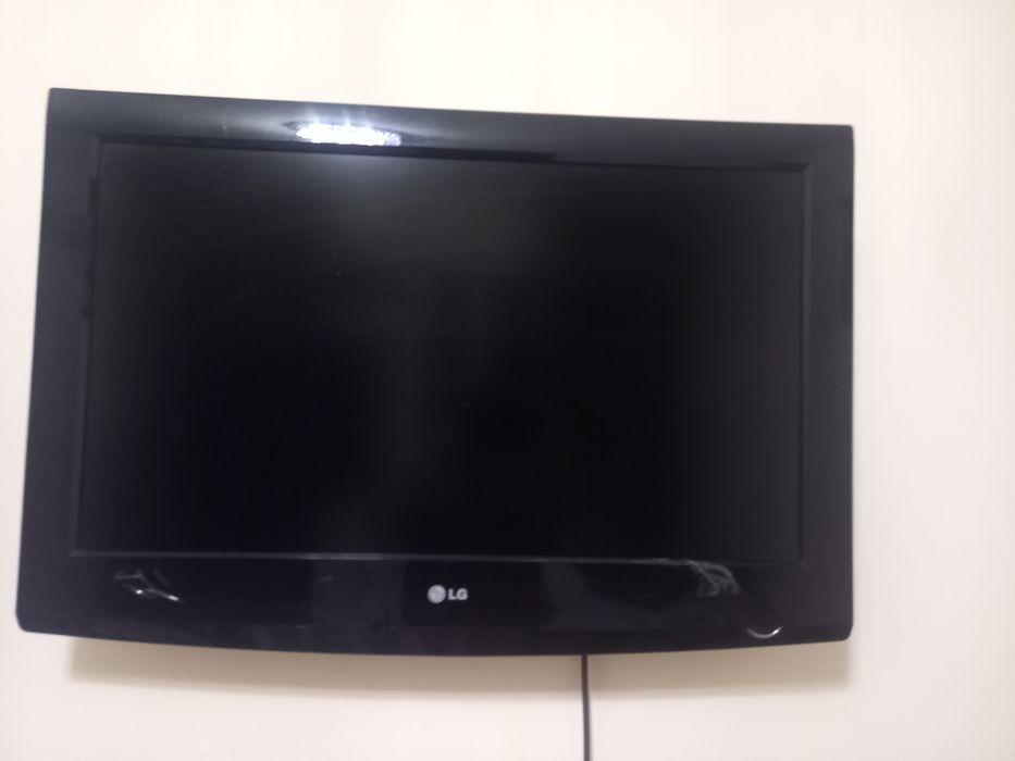 Телевизор LG32 сотилади ҳолати яхши тунеллари билан қўшбераман