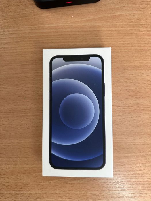 Продавам phone 12