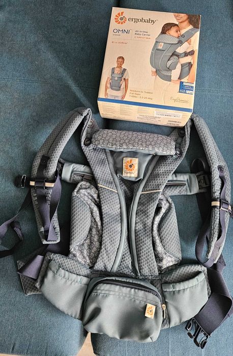 Ergobaby Omni Breeze Blue Daisies – ергономична раница за бебе