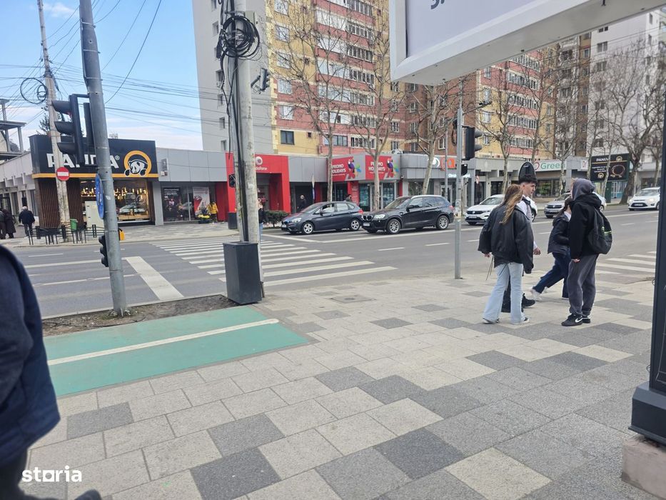 Spațiu comercial Piața Petrodava!